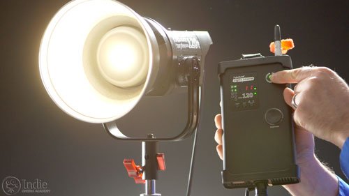 Aputure COB 120t has a controller that allows easy adjustment of birhgtness